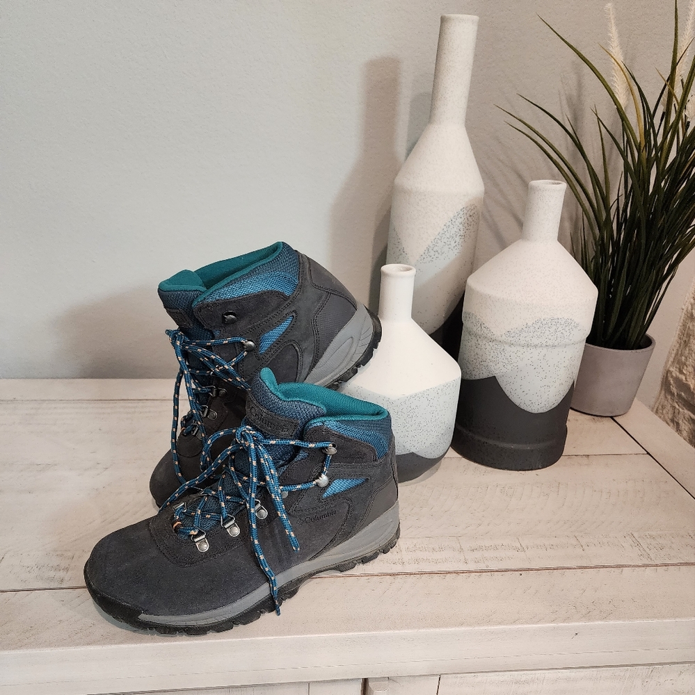 Columbia Newton Ridge Hiking Boots